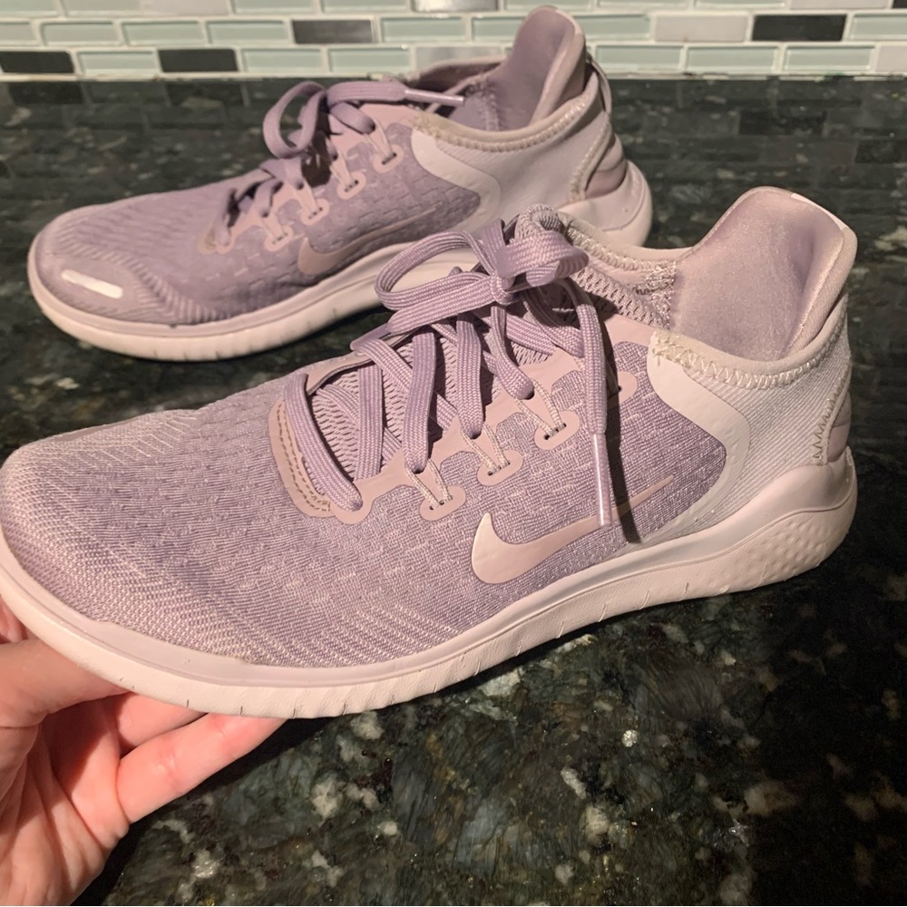 women’s size 6.5 Nikes - Picture 7 of 8